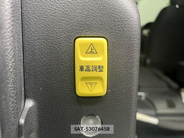 Toyota RACTIS 2015-04 8628560-10
