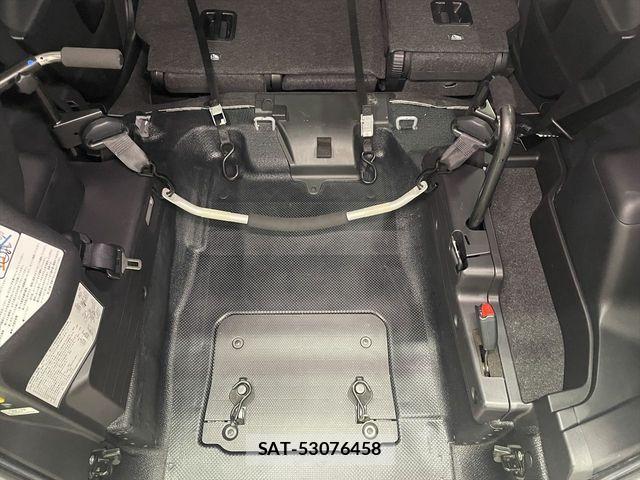 Toyota RACTIS 2015-04 8628560-11