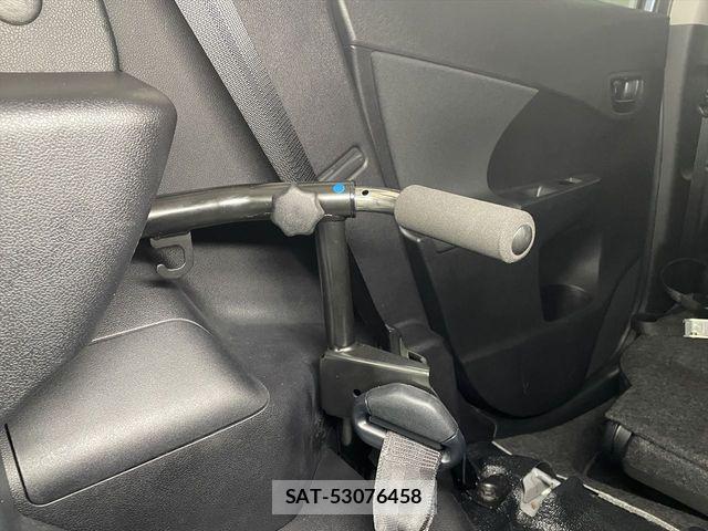 Toyota RACTIS 2015-04 8628560-15