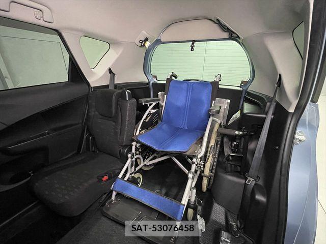 Toyota RACTIS 2015-04 8628560-16