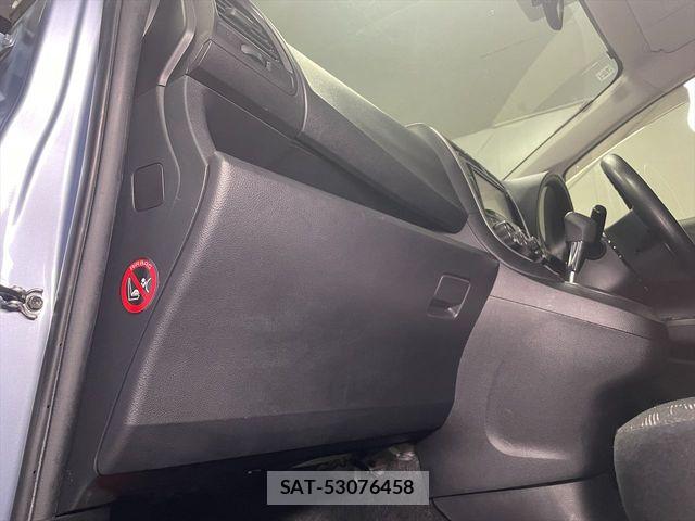 Toyota RACTIS 2015-04 8628560-17