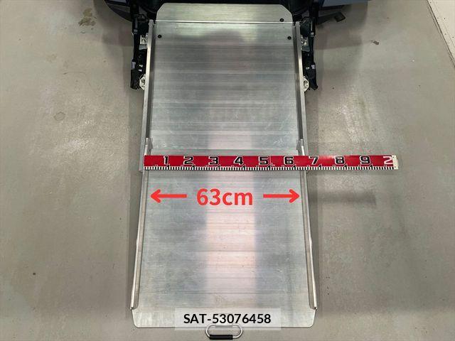 Toyota RACTIS 2015-04 8628560-4