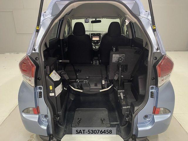 Toyota RACTIS 2015-04 8628560-7