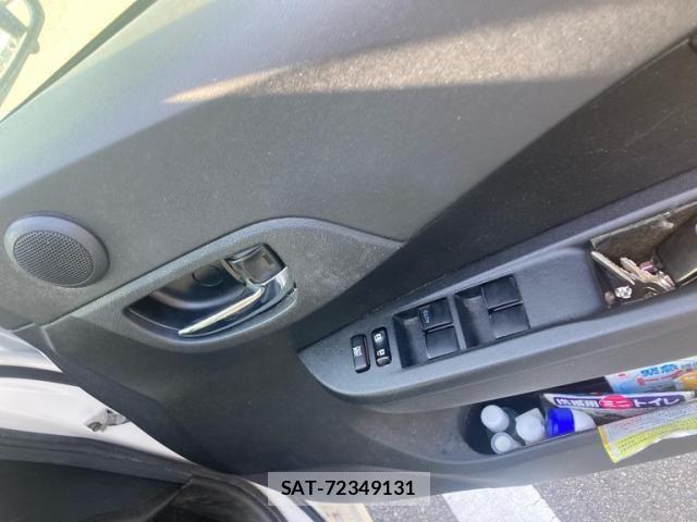 Toyota RACTIS 2014-05 8628559-9