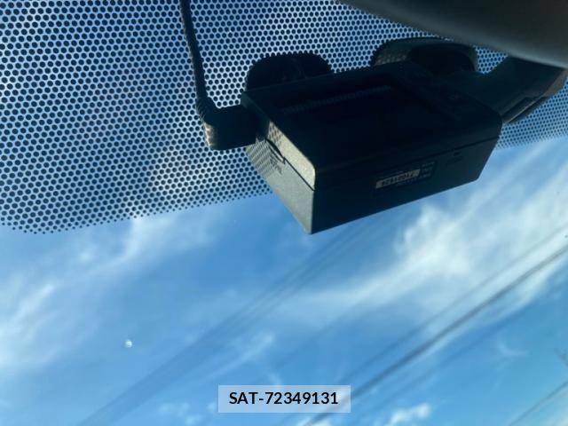 Toyota RACTIS 2014-05 8628559-19