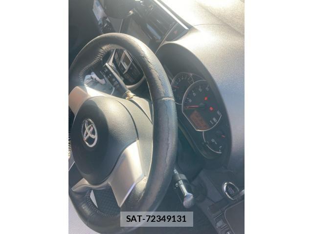 Toyota RACTIS 2014-05 8628559-21