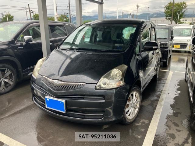 Toyota RACTIS 2010-05 8661177-0