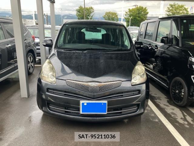 Toyota RACTIS 2010-05 8661177-1