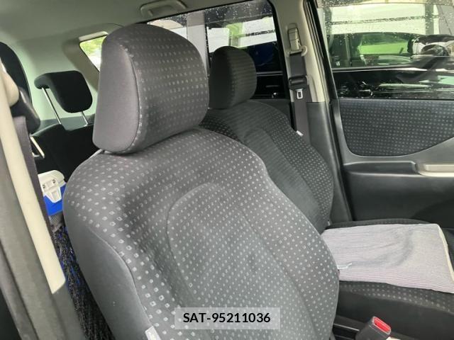 Toyota RACTIS 2010-05 8661177-8