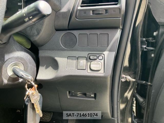 Toyota RACTIS 2015-03 8661175-12