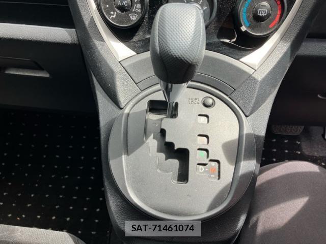 Toyota RACTIS 2015-03 8661175-20