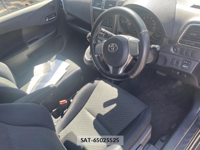 Toyota RACTIS 2011-06 8661172-1