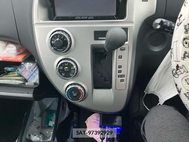 Toyota RACTIS 2010-07 8661181-15