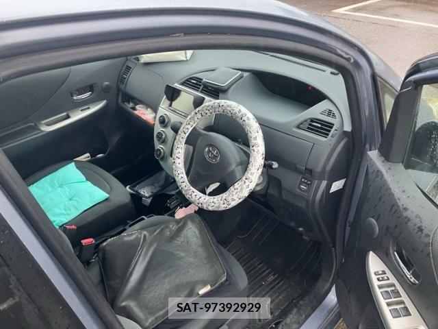 Toyota RACTIS 2010-07 8661181-4