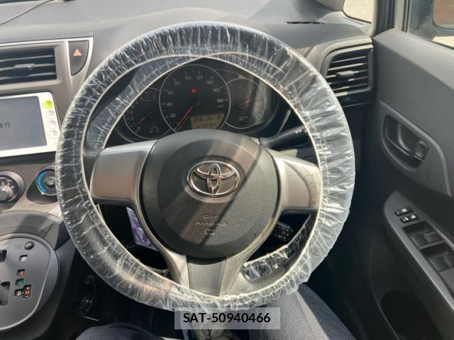 Toyota RACTIS 2011-09 8666792-12
