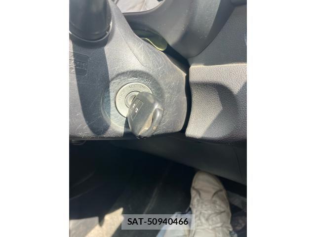 Toyota RACTIS 2011-09 8666792-18