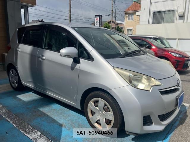 Toyota RACTIS 2011-09 8666792-1