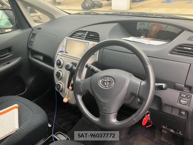 Toyota RACTIS 2009-11 8661178-9