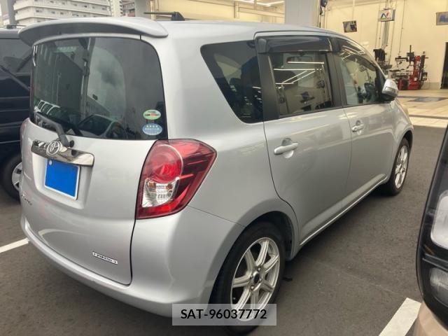 Toyota RACTIS 2009-11 8661178-2