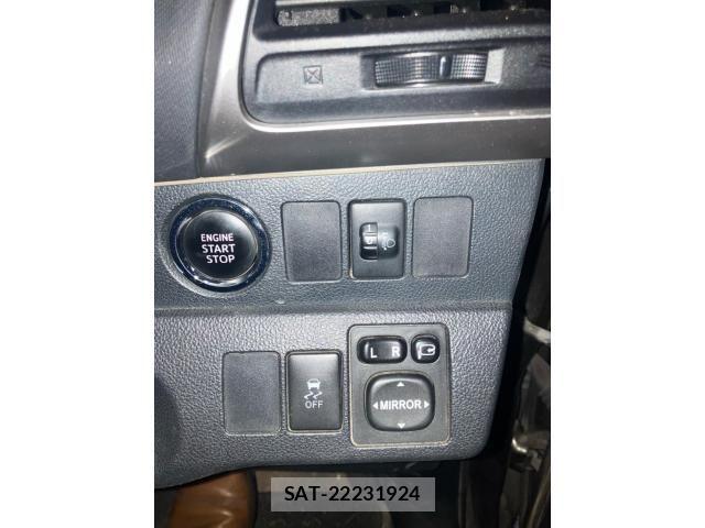 Toyota RACTIS 2015-09 8686385-22