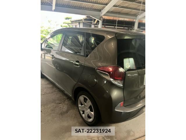 Toyota RACTIS 2015-09 8686385-4