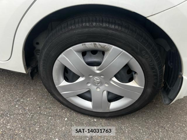 Toyota RACTIS 2015-08 8745422-9