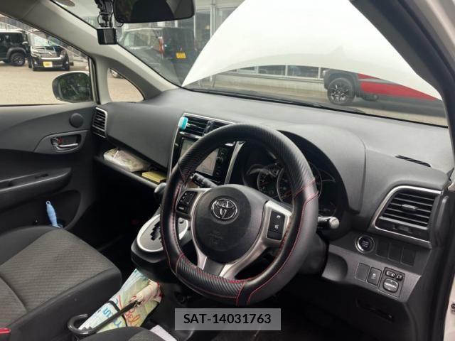 Toyota RACTIS 2015-08 8745422-13