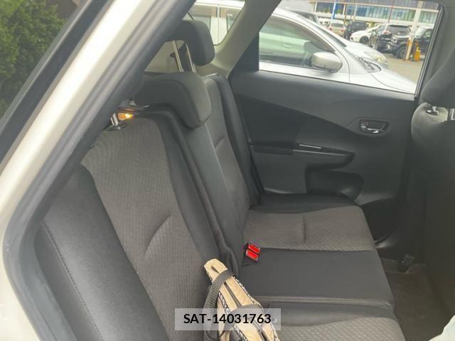 Toyota RACTIS 2015-08 8745422-17