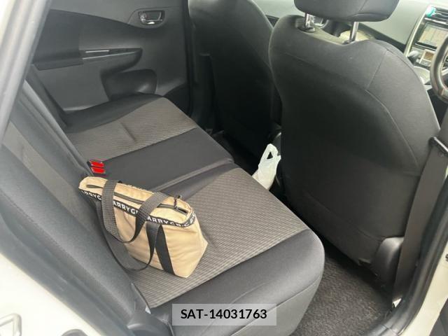 Toyota RACTIS 2015-08 8745422-18