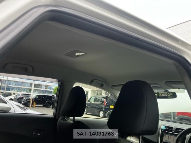 Toyota RACTIS 2015-08 8745422-19