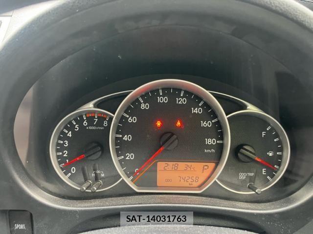 Toyota RACTIS 2015-08 8745422-21