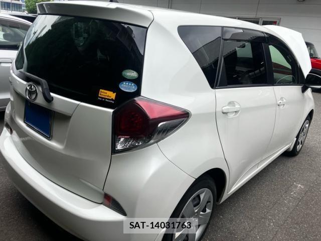 Toyota RACTIS 2015-08 8745422-3