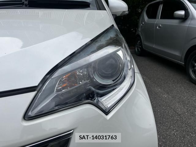 Toyota RACTIS 2015-08 8745422-4