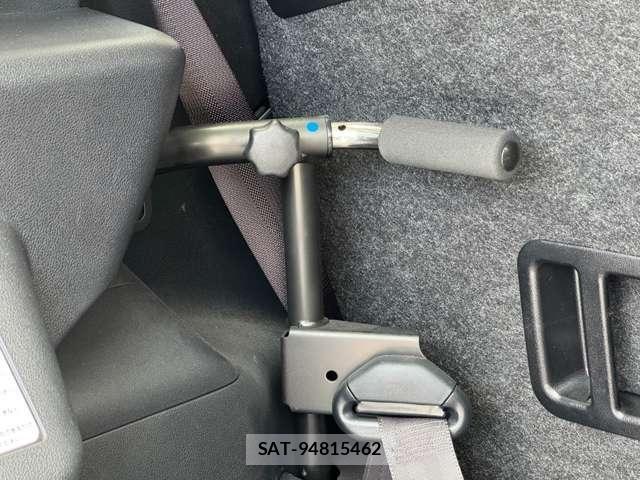 Toyota RACTIS 2015-05 8745423-10