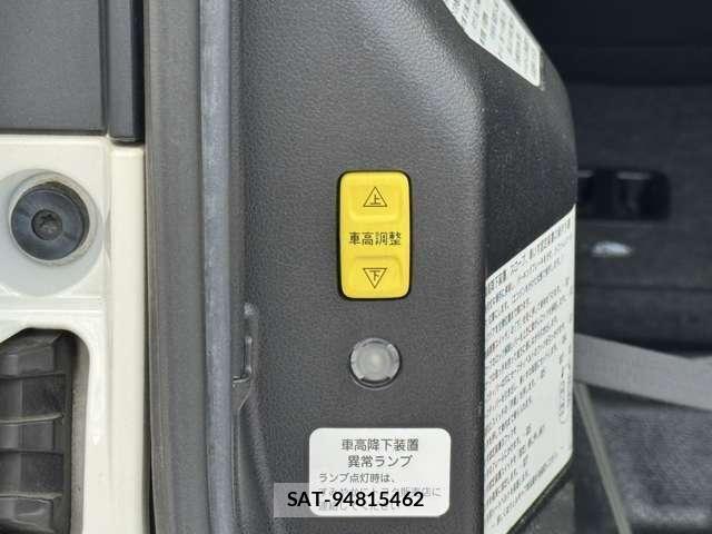 Toyota RACTIS 2015-05 8745423-20