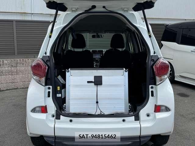 Toyota RACTIS 2015-05 8745423-25