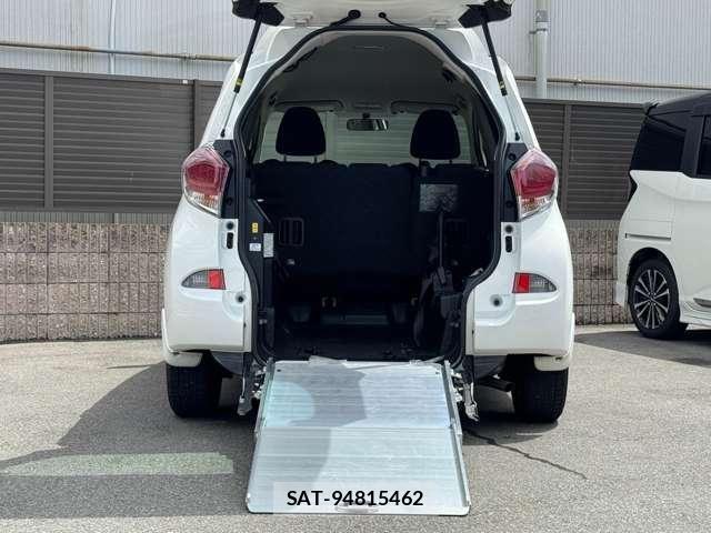 Toyota RACTIS 2015-05 8745423-1