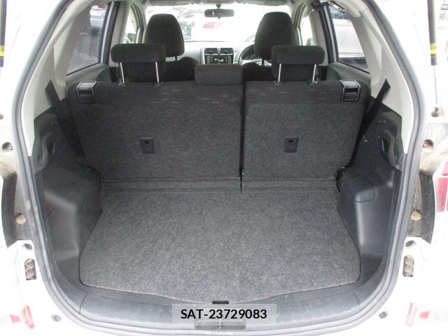 Toyota RACTIS 2015-12 8745425-12