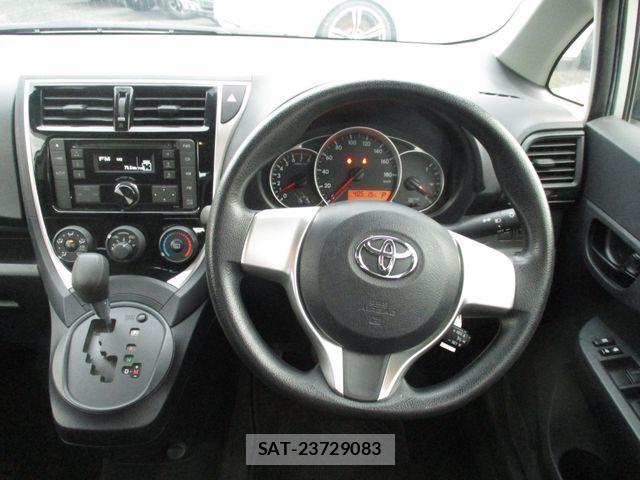 Toyota RACTIS 2015-12 8745425-13