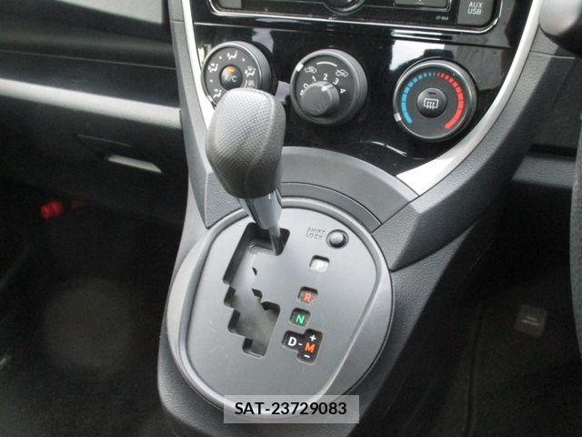 Toyota RACTIS 2015-12 8745425-16