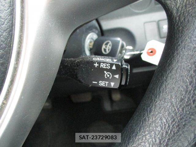 Toyota RACTIS 2015-12 8745425-17