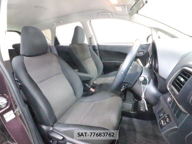 Toyota RACTIS 2015-08 8781753-3