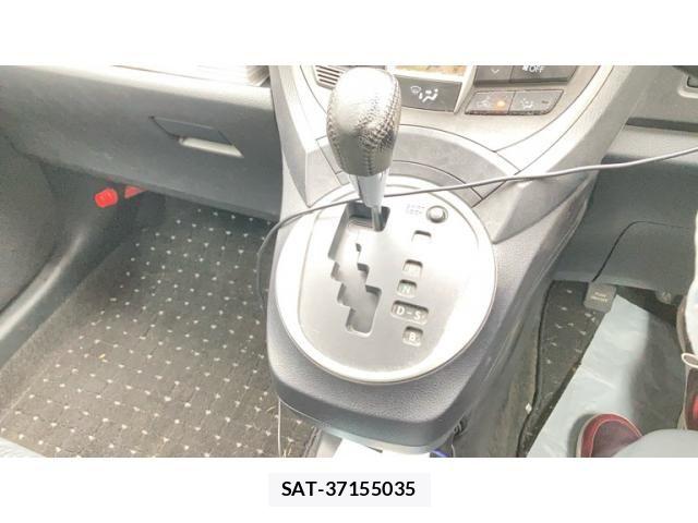 Toyota RACTIS 2011-09 8797250-19