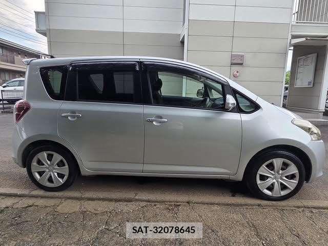 Toyota RACTIS 2009-10 8831233-11