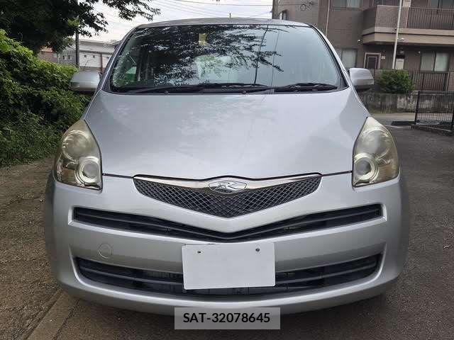 Toyota RACTIS 2009-10 8831233-5