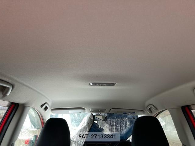 Toyota RACTIS 2011-08 8849960-14