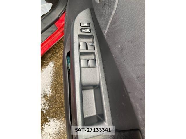 Toyota RACTIS 2011-08 8849960-15