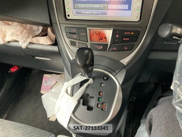 Toyota RACTIS 2011-08 8849960-24