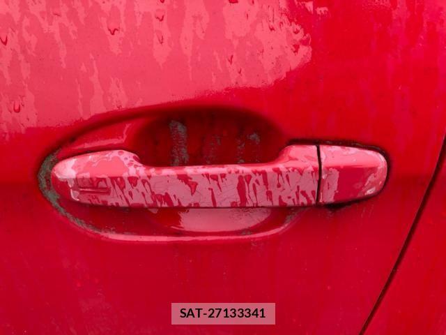 Toyota RACTIS 2011-08 8849960-27
