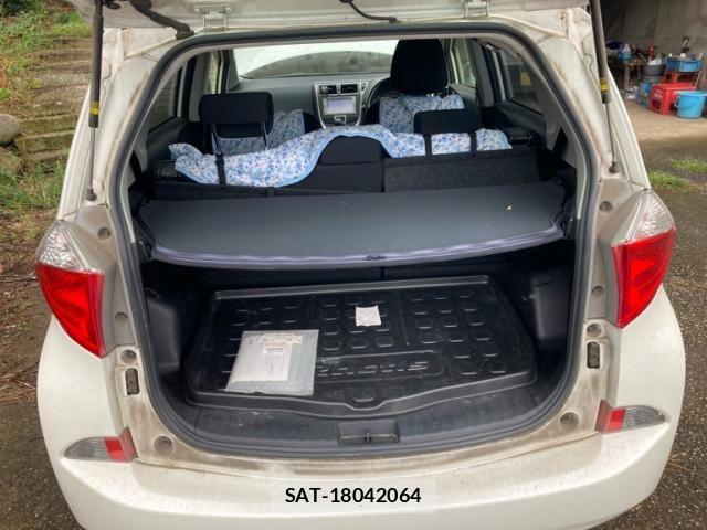Toyota RACTIS 2014-03 8850447-9